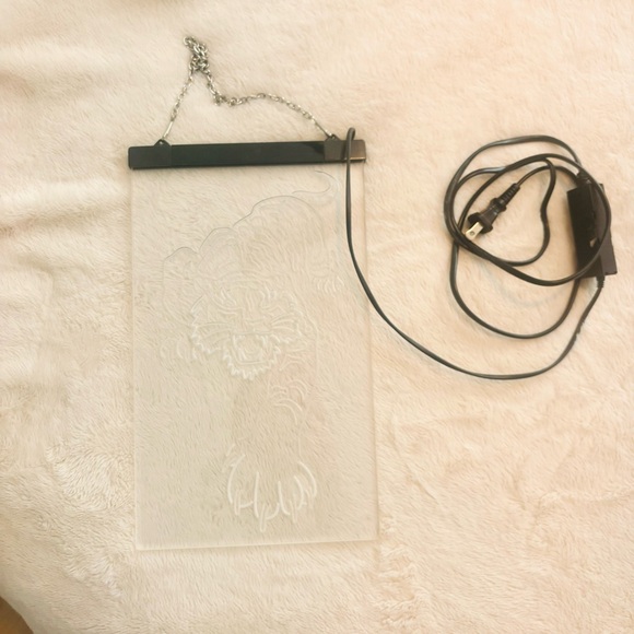 Neon LED Light Tiger Sign 8.5” x 12” - Picture 6 of 8